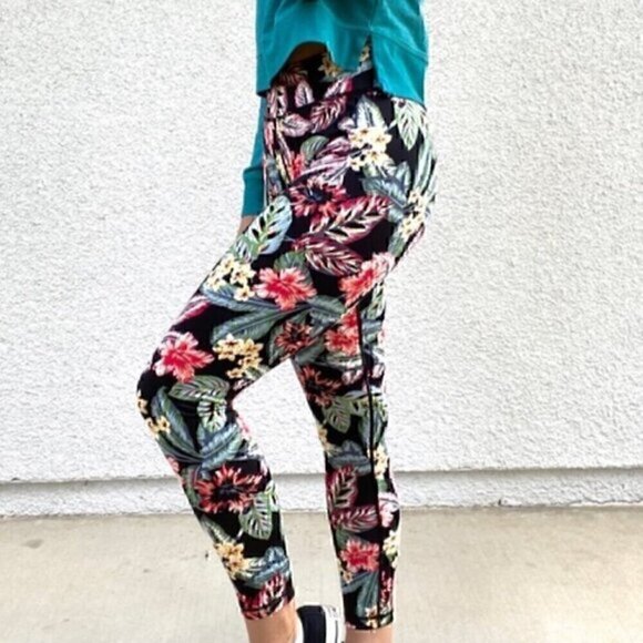 MINKPINK Black Red Green Hawaiian Tropical Floral Active Legging AUS Medium US 6 - Picture 1 of 11